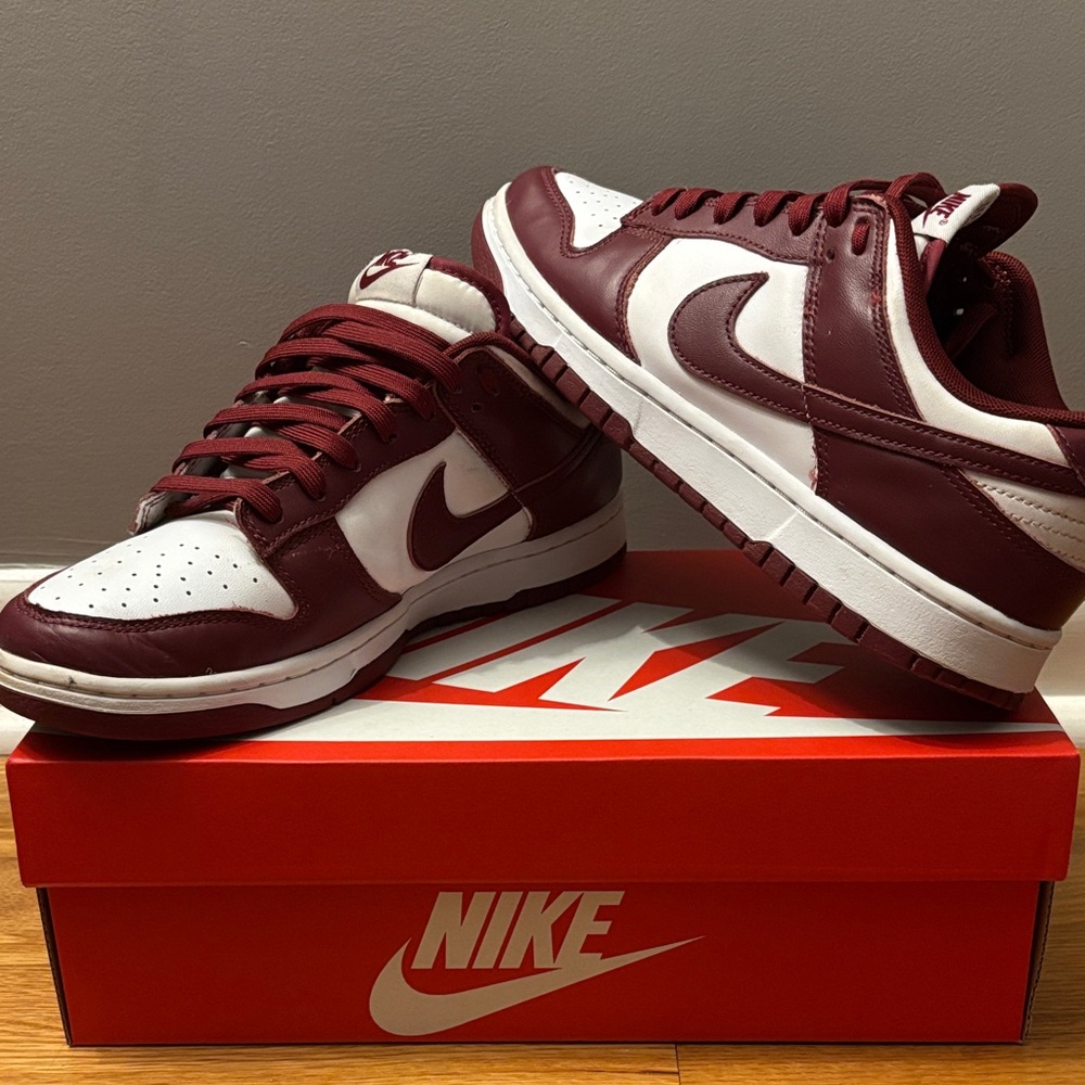 Nike Men's Burgundy Dunks Size 9 - Picture 4 of 4